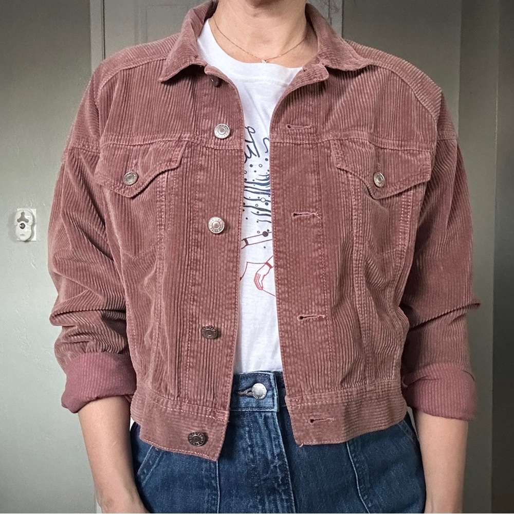 3/$20 American Eagle boxy corduroy mauve jacket, size XS - Picture 2 of 6